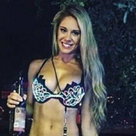 Alaston vuotanut OnlyFans-kuva Karin Noelle