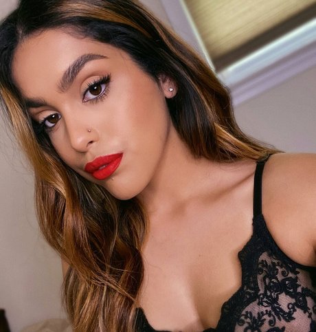 Henna Sharee OnlyFans 유출 누드 사진