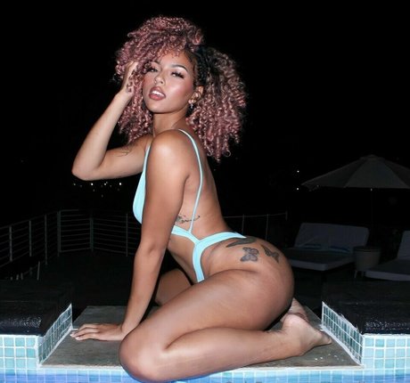 Naken lekkede OnlyFans-bilde av Vanessa Josey