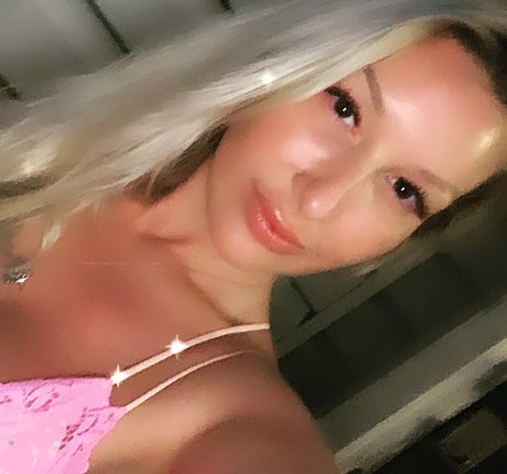 Nahá fotka uniklých OnlyFans od Lacey Denae