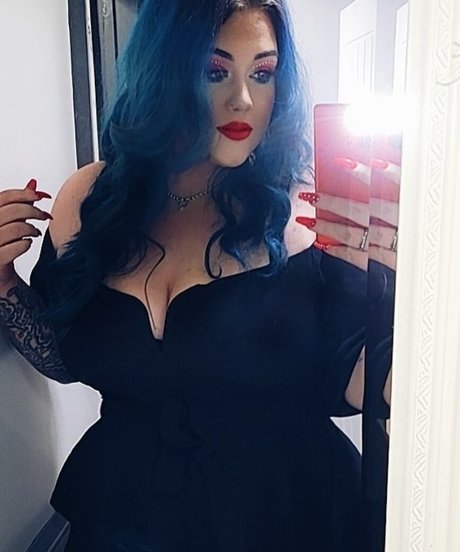 Naakte gelekte OnlyFans-foto van Thatcurvyone