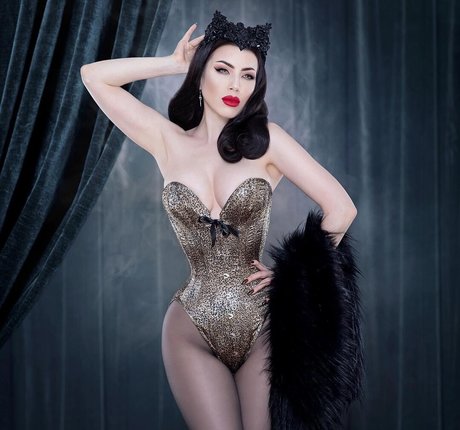 Threnody In Velvet OnlyFans 유출 누드 사진