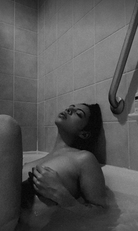 Nahá fotka uniklých OnlyFans od Sabinamores