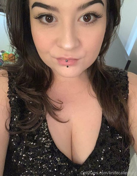Nahá fotka uniklých OnlyFans od Knifecalledlust