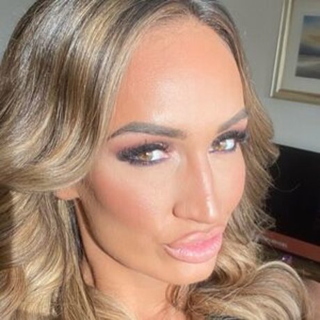 Nahá fotka uniklých OnlyFans od Hayley Vernon