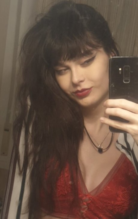 Foto desnuda filtrada de OnlyFans de Niki Zmf