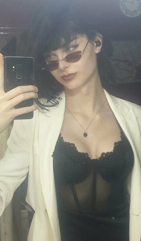 Nahá fotka uniklých OnlyFans od Niki Zmf