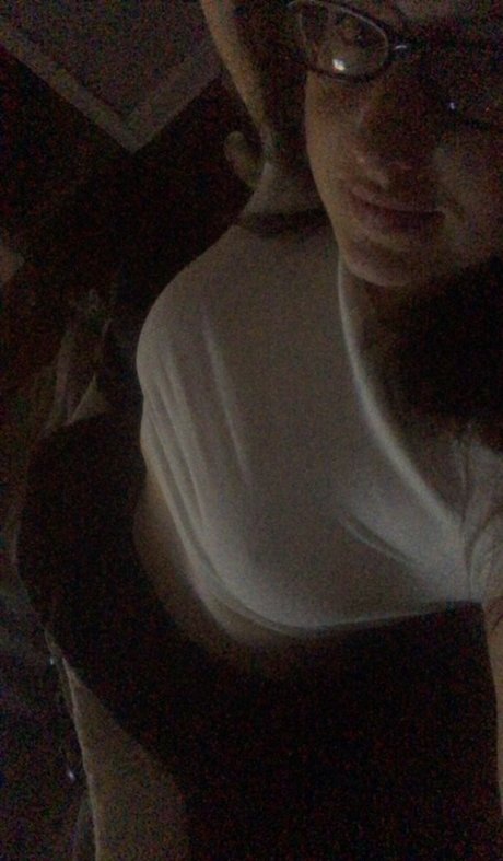 Naakte gelekte OnlyFans-foto van Savannah Roses