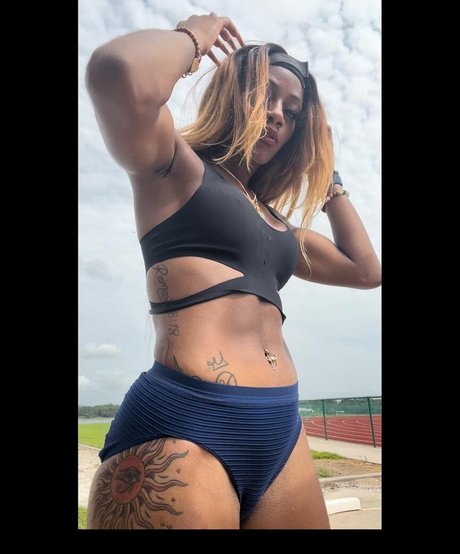 Nacktes geleaktes OnlyFans-Foto von Shacarri Richardson