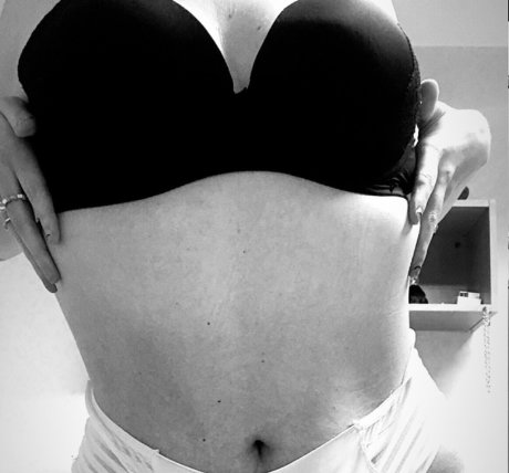 Обнаженная фотография утечки OnlyFans от Anauhiram