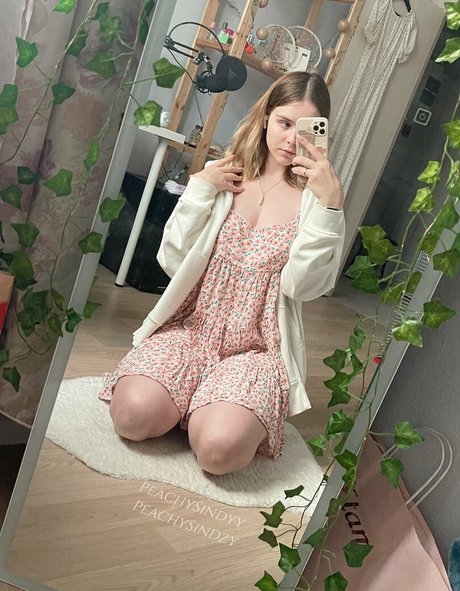 Nahá fotka uniklých OnlyFans od Peachysindy