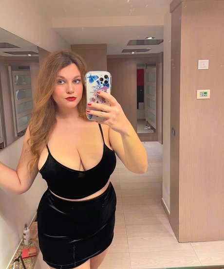 Carmen Curvy