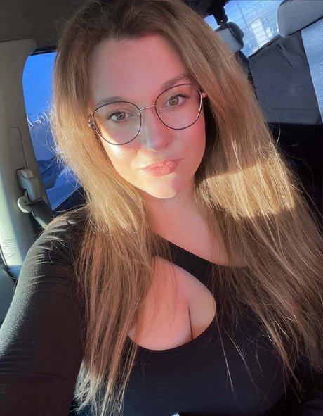 Carmen Curvy