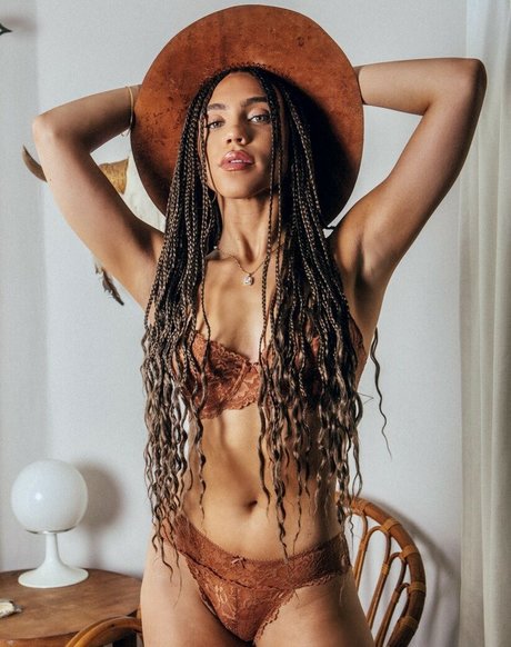 Makayla London