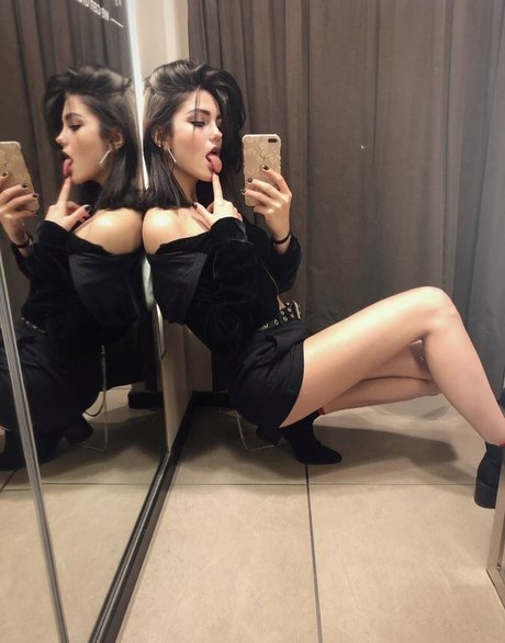 Nacktes geleaktes OnlyFans-Foto von Ghostfl0wer