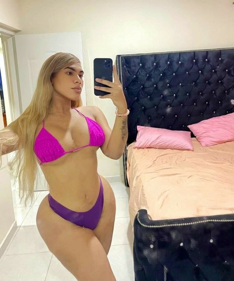 Naken läckt OnlyFans-bild av Darlyn Castillo