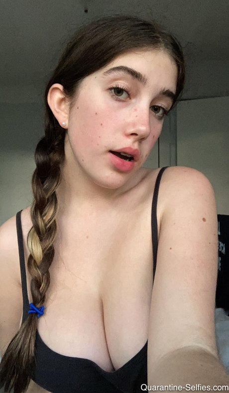 Nøgent lækket OnlyFans-billede af Molly Barkasy