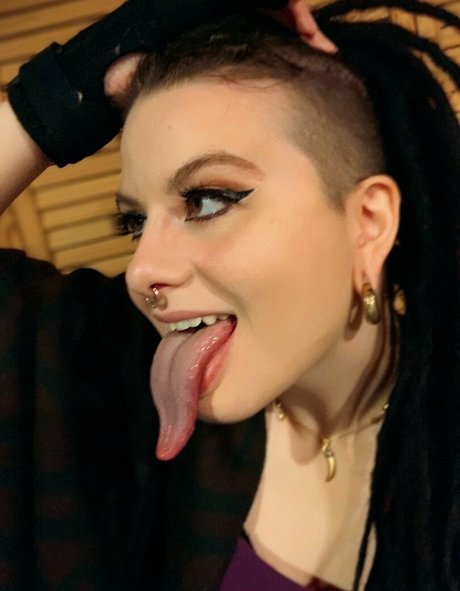 Naken lekkede OnlyFans-bilde av Morecumberworldly