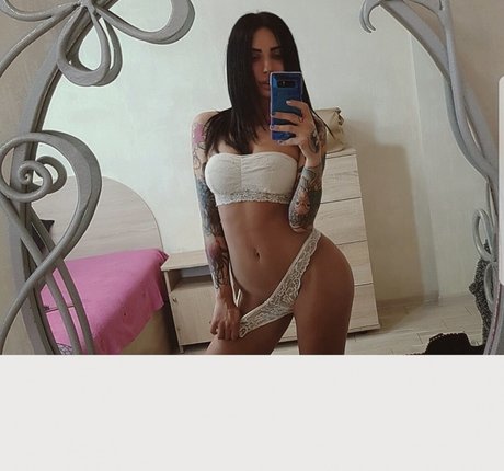Nøgent lækket OnlyFans-billede af Daissy Rutti