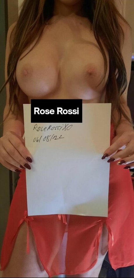 Обнаженная фотография утечки OnlyFans от Roserossixoxo