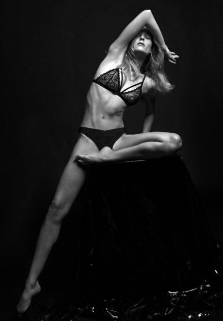 Naken läckt OnlyFans-bild av Polina Logvin