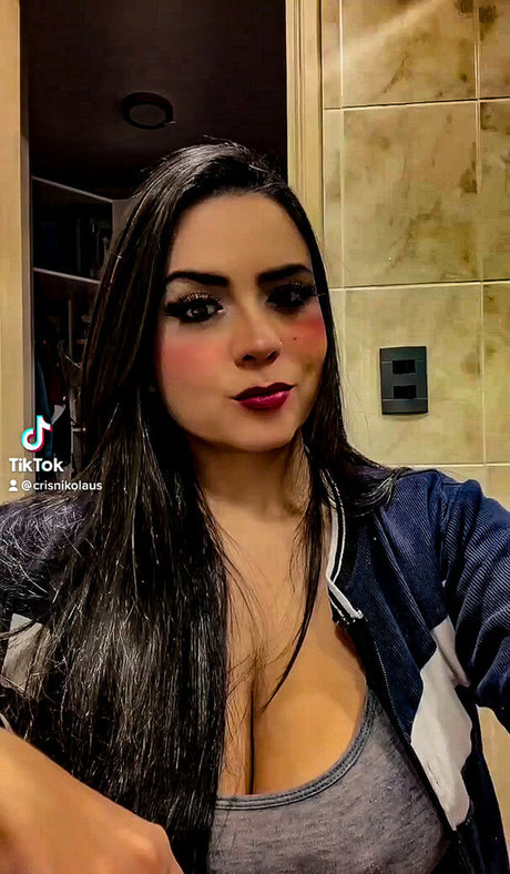 Nacktes geleaktes OnlyFans-Foto von Cris Nikolaus