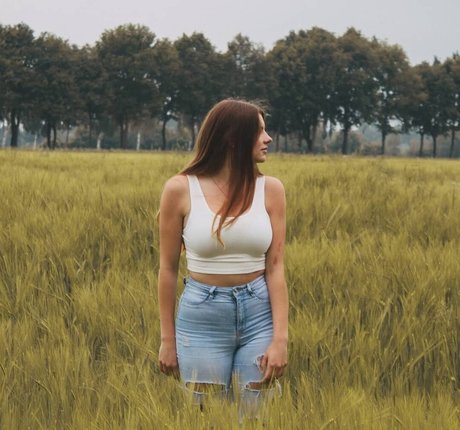Alasti lekkinud OnlyFans-i pilt Jasmin Lutke