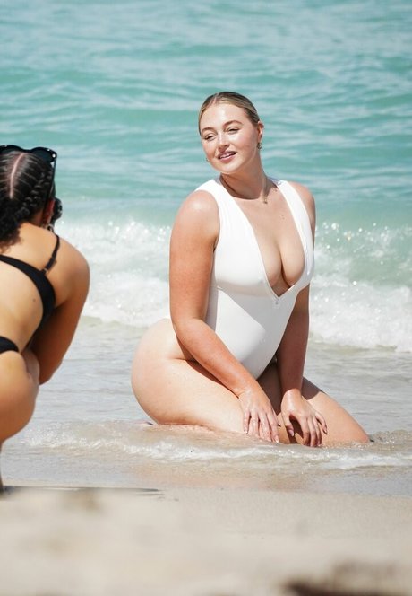 Nahá fotka uniklých OnlyFans od Iskara Lawrence