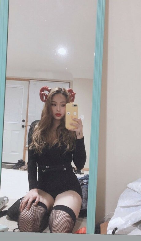 Обнаженная фотография утечки OnlyFans от Carrie Xiong