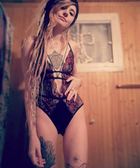 Nahá fotka uniklých OnlyFans od Bambiicandy