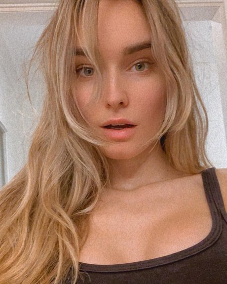 Naken läckt OnlyFans-bild av Elena Berri