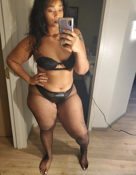 Nahá fotka uniklých OnlyFans od London Gold