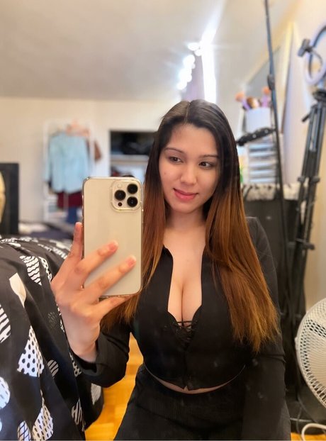 Sabrina Chelsiee Cargo OnlyFansリークヌード写真