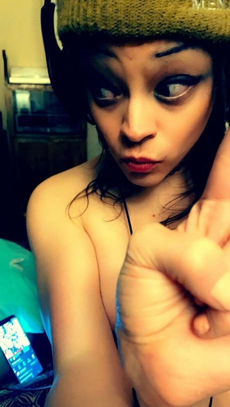 Foto di nudo di fuga di OnlyFans di Natnsera