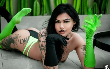Naken lekkede OnlyFans-bilde av Raven Land