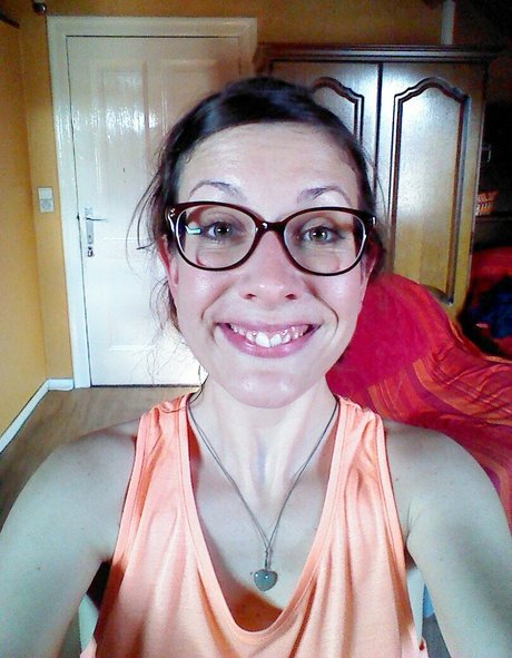 Nahá fotka uniklých OnlyFans od Carine Ribert
