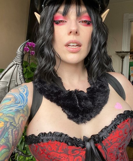 Alasti lekkinud OnlyFans-i pilt Vickipsythemoore