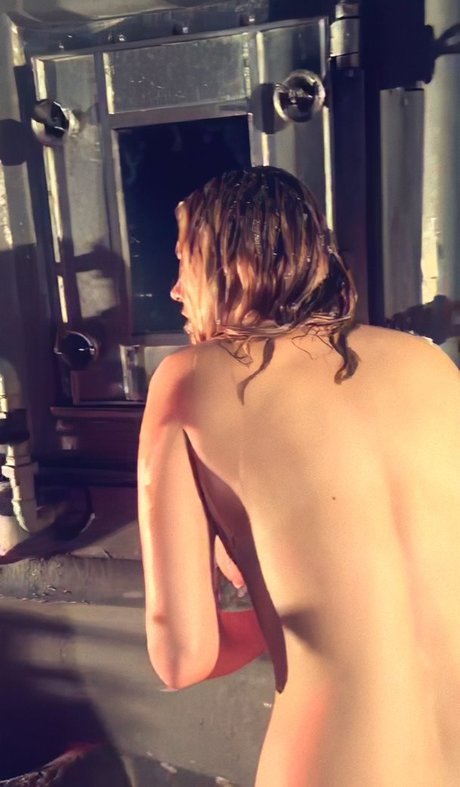 Naakte gelekte OnlyFans-foto van Jahannah James