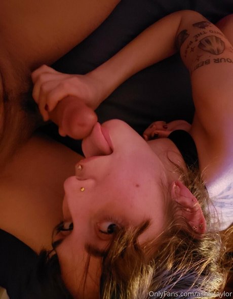 Nacktes geleaktes OnlyFans-Foto von Hiitssprite