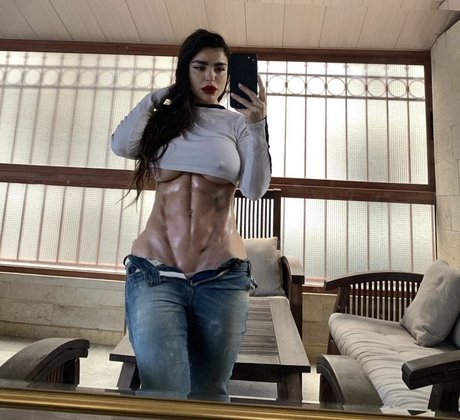 Nahá fotka uniklých OnlyFans od Mayaabourouphael