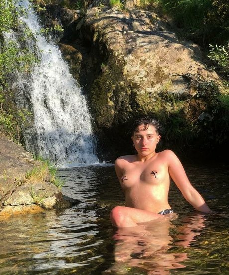 Foto desnuda filtrada de OnlyFans de Laubrasil