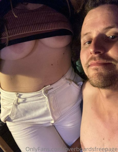 Nahá fotka uniklých OnlyFans od Overboardhumor