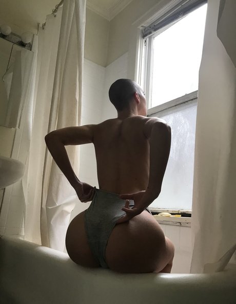 Naken lekkede OnlyFans-bilde av Mamakat