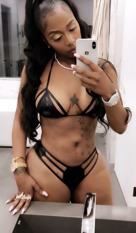 Foto desnuda filtrada de OnlyFans de Kash Doll