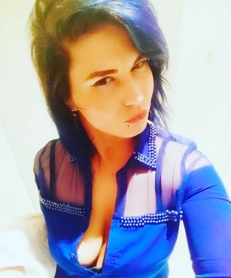 Foto desnuda filtrada de OnlyFans de Aroua Dh