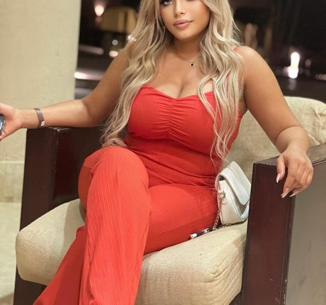 Naken lekkede OnlyFans-bilde av Deli Sana