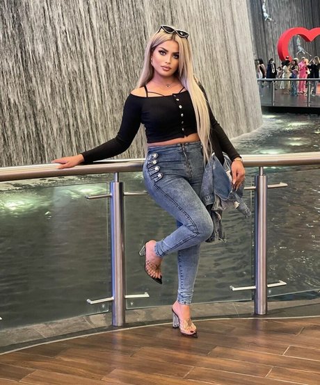 Foto nua vazada do OnlyFans de Deli Sana