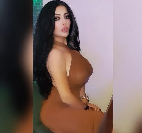 Naken lekkede OnlyFans-bilde av Wiem Yahia