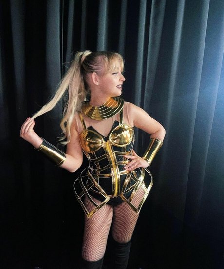 Alasti lekkinud OnlyFans-i pilt Emily Rose Perrin