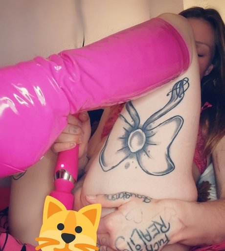 Naken lekkede OnlyFans-bilde av Xnichtinteressiertx